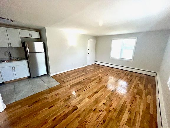 4th image of 285 Colorado Ave APT C