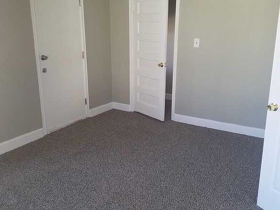 4th image of 2928 Woodland Ave APT 2
