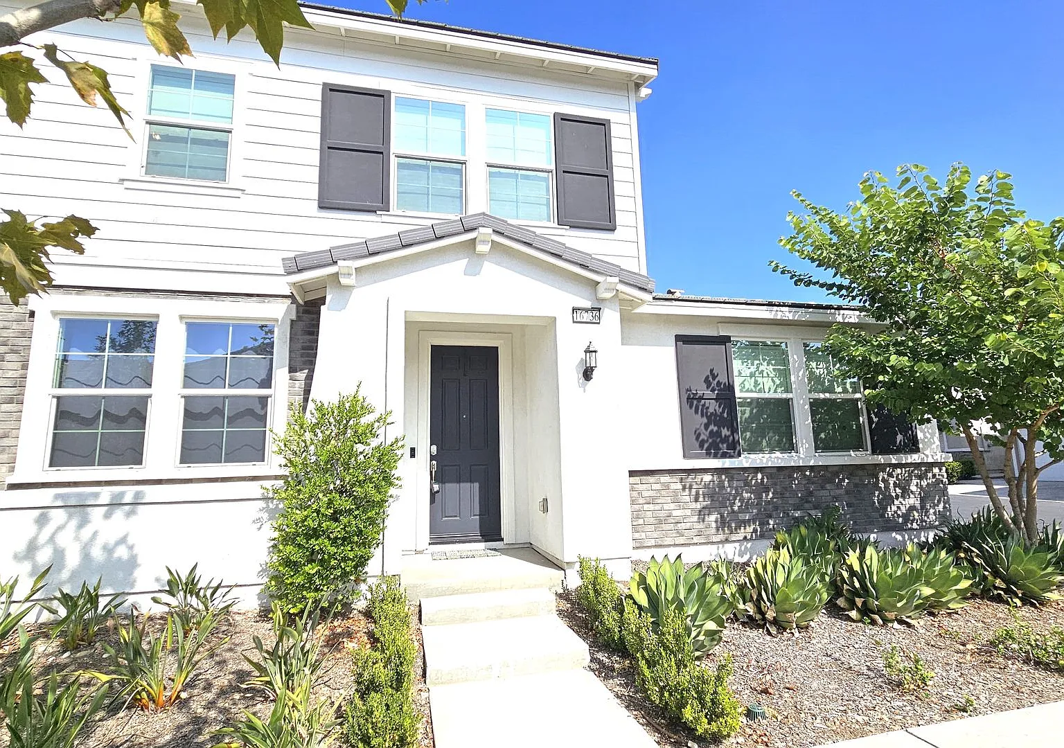 16736 Stags Leap Lane Fontana 92336 (4 Bed / 3 Bath) — Photo 1