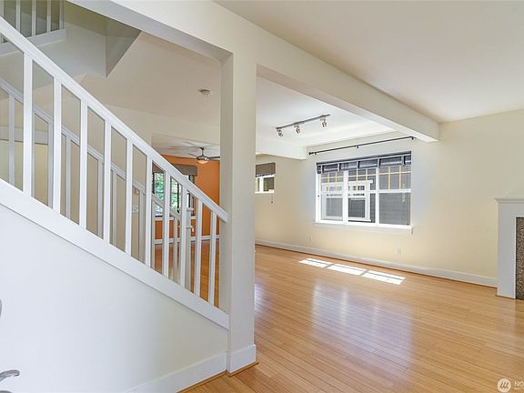 3rd image of 1774 25th Ave NE