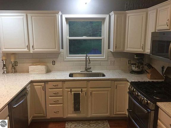 3rd image of 1263 Adam Dr