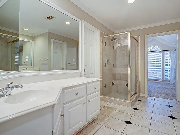 5365 Lampasas St — Photo 25