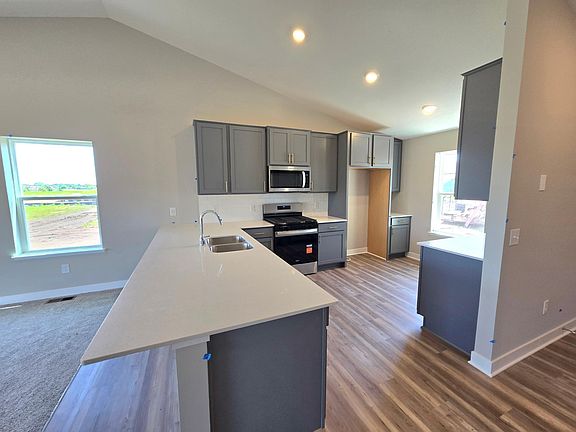 3rd image of 7400 Imperial Way