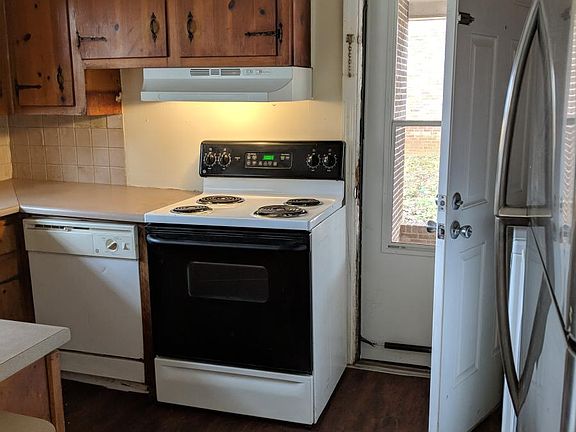 4th image of 10 Wentworth St