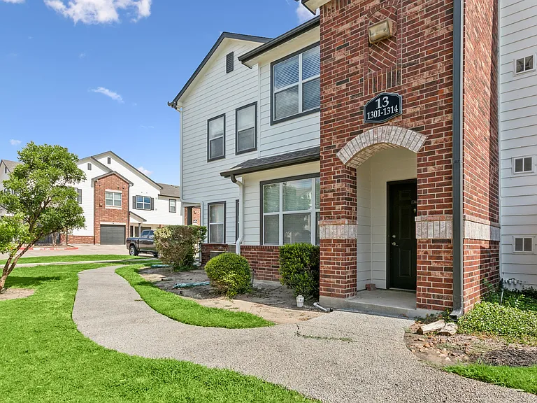 Parmer Place — Photo 16