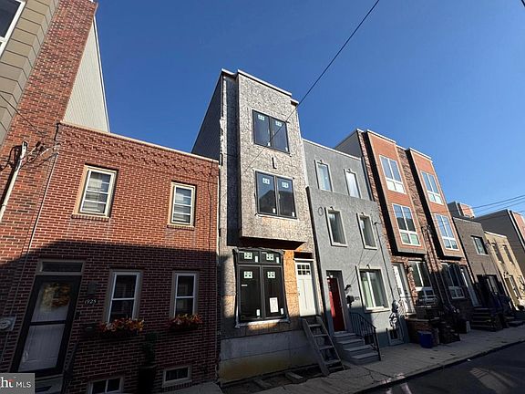3rd image of 1923 Gerritt St