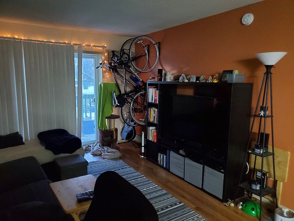 1st image of 1501 Portland Ave APT 101