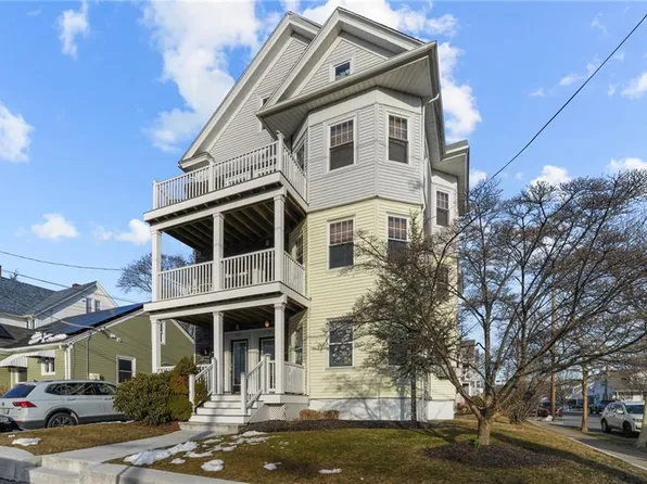 573 Academy Ave Unit 2, Providence, RI 02908
