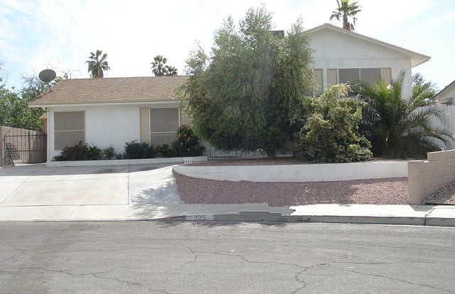 1st image of 305 Fox Cir