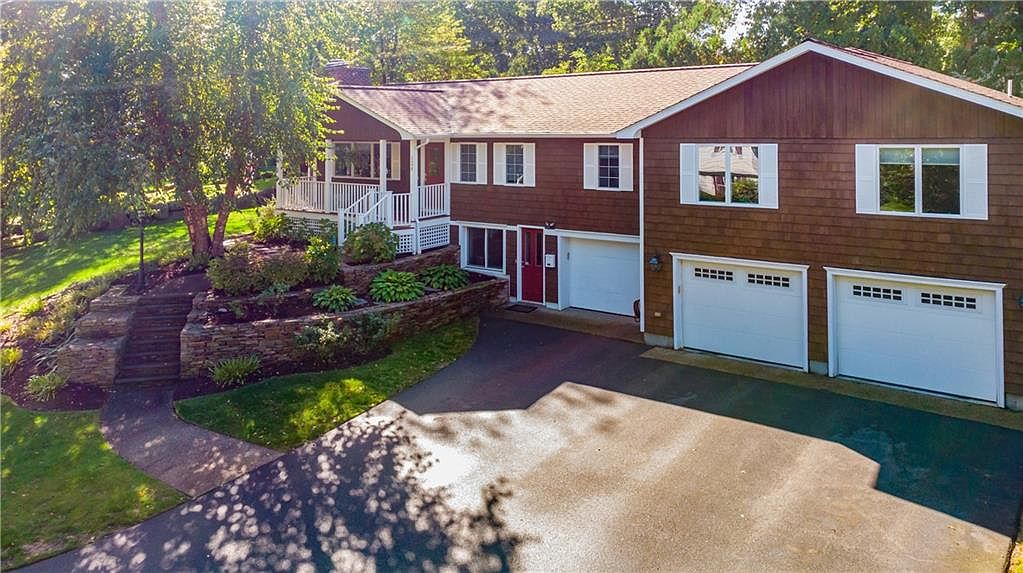 124 Maplewood Dr, East Greenwich, RI 02818 Zillow