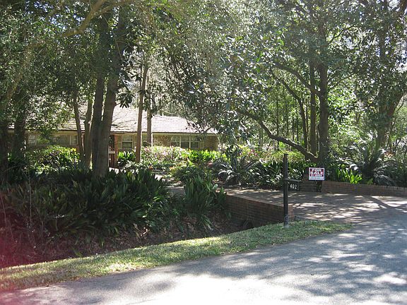 3rd image of 402 Lindenwood Dr