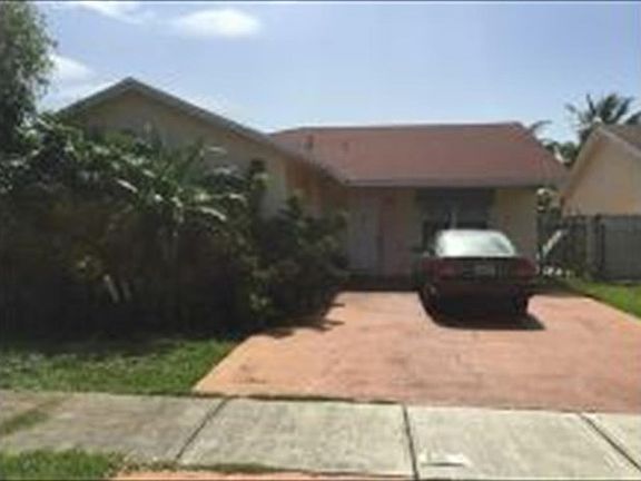 4th image of 16969 SW 94th Ct