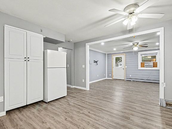 4th image of 29 68th St SW #2