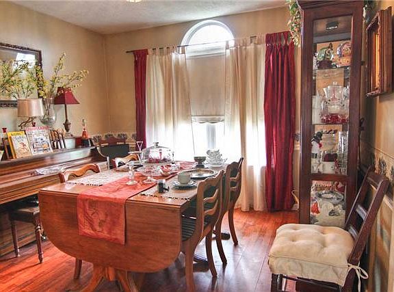 4th image of 3110 Chapel Hills Dr