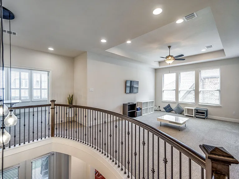 905 Asbury Dr — Photo 19