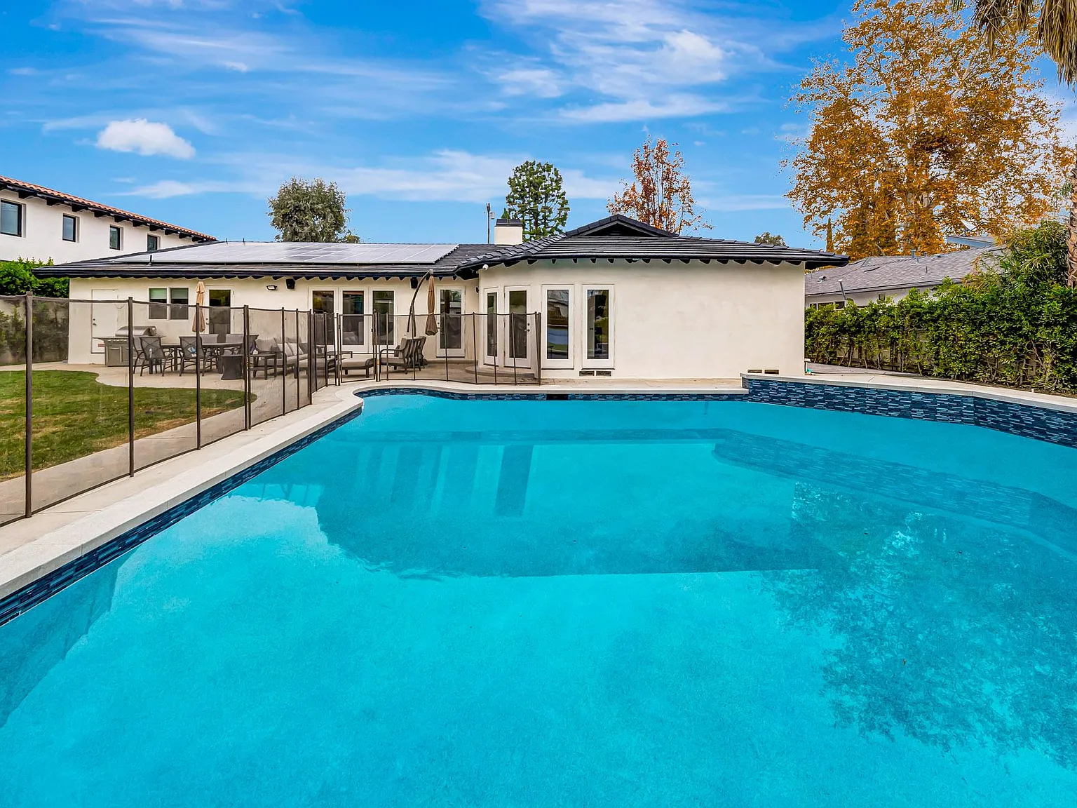 6 bed, 3500 sqft, $16,500 — Photo 3