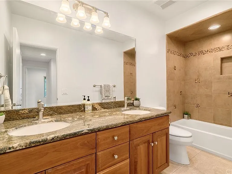 5070 Chapala Dr — Photo 7