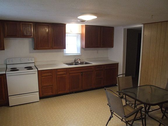 4th image of 2405 W Charles St