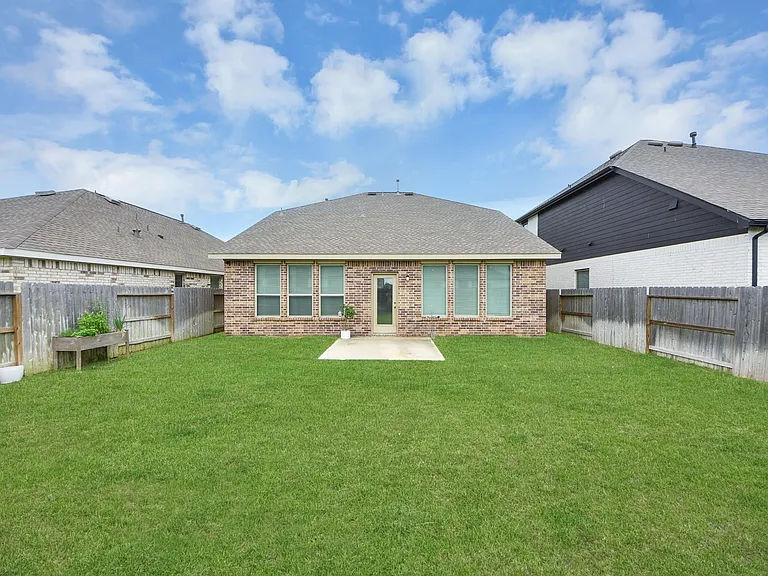 4946 Sky Bluff Dr — Photo 33