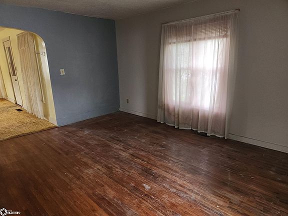 5th image of 205 E State St