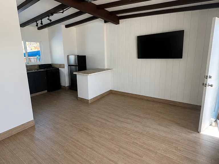 7953 Valley Vista Ave #7 — Photo 5