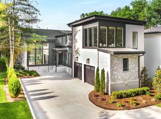 1152 Sewanee Rd, Nashville, TN 37220