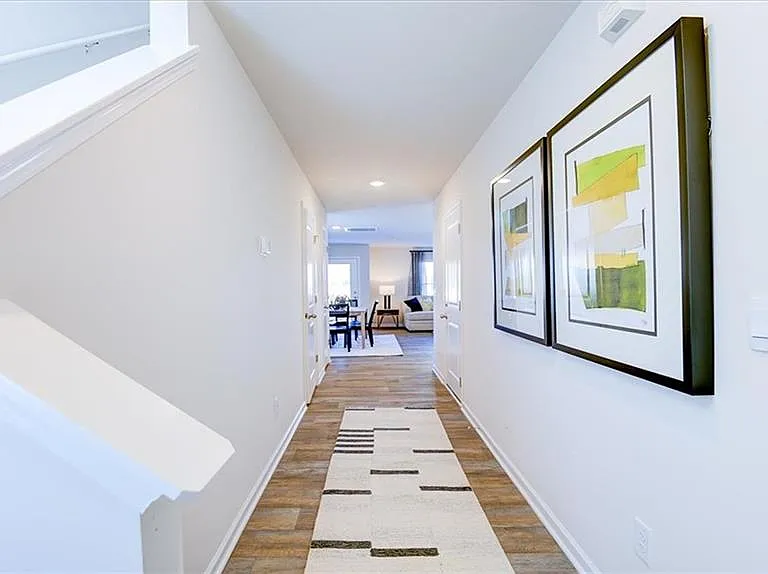 1408 Maltese Ln — Photo 2