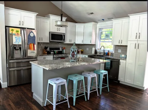 629 Whaley Hollow Rd, Coventry, RI 02816