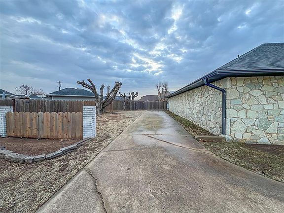 4th image of 505 N Cimarron St