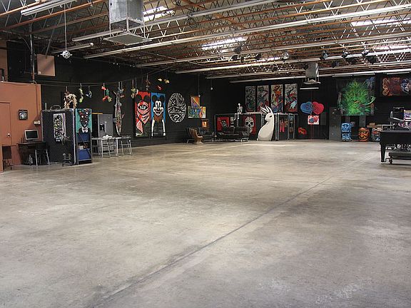 5th image of 3118 N Main St