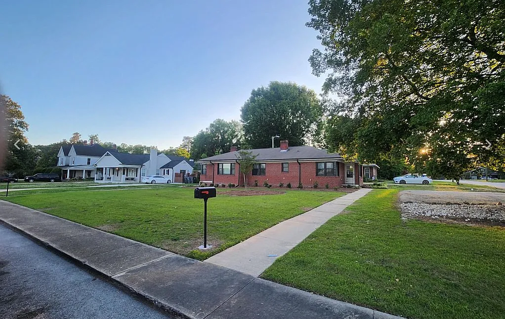 2 bed, 900 sqft, $1,125 — Photo 1