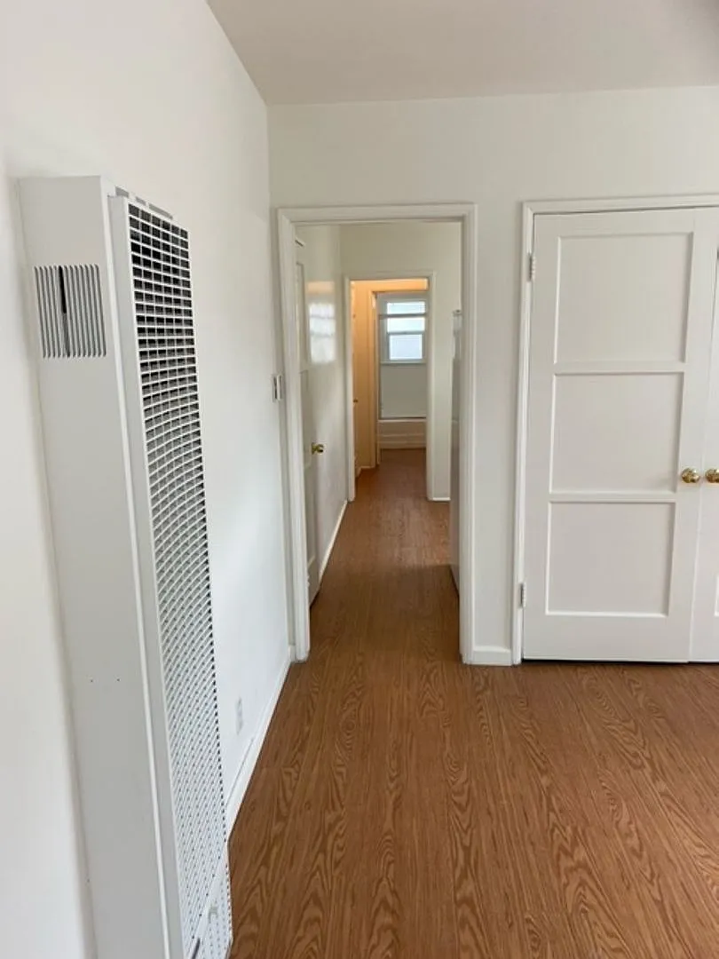 Adams Apartments -142/146 Rentals — Photo 4