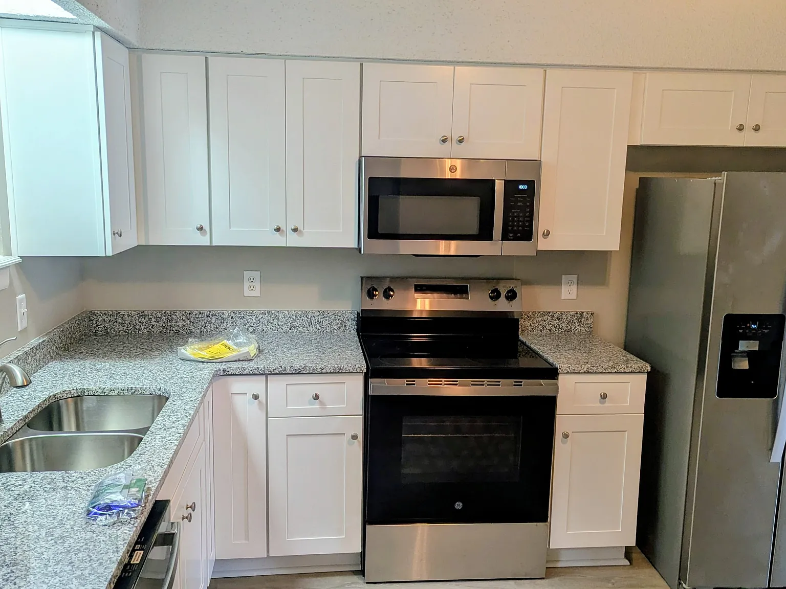 2 bed, 770 sqft, $1,300 — Photo 4