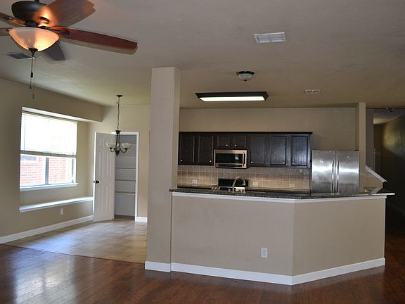 Kitchen and breakfast area.