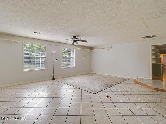 3rd image of 9124 Wire Rd