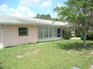 207 8th St N, Dundee, FL 33838