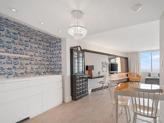2nd image of 1100 West Ave #412