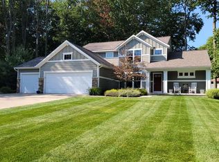 3823 Harbor Breeze Dr, Muskegon, MI
