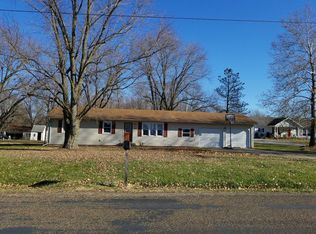 802 N Galloway Rd, Vandalia, MO 63382