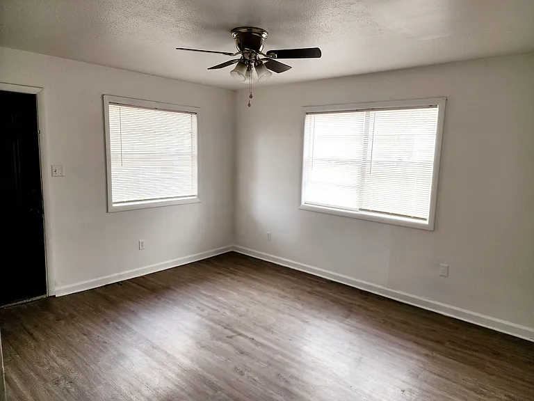 3203 Fairview Dr #HOME — Photo 10