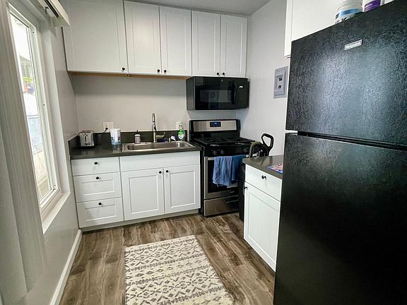 2nd image of 2150 N Beachwood Dr #12