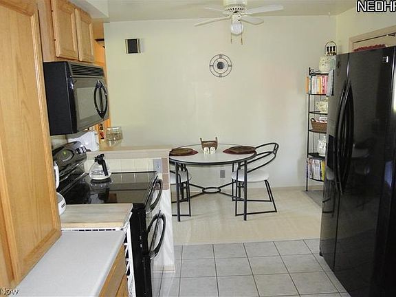 4th image of 18118 Adams Dr