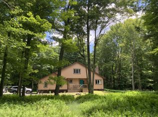 155 Sawmill Rd, Pocono Lake, PA 18347
