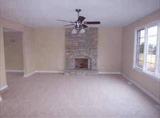 22310 N Pine Ridge Ct, Frankfort, IL 60423