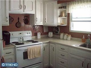 2nd image of 2042 Ravenwood Dr