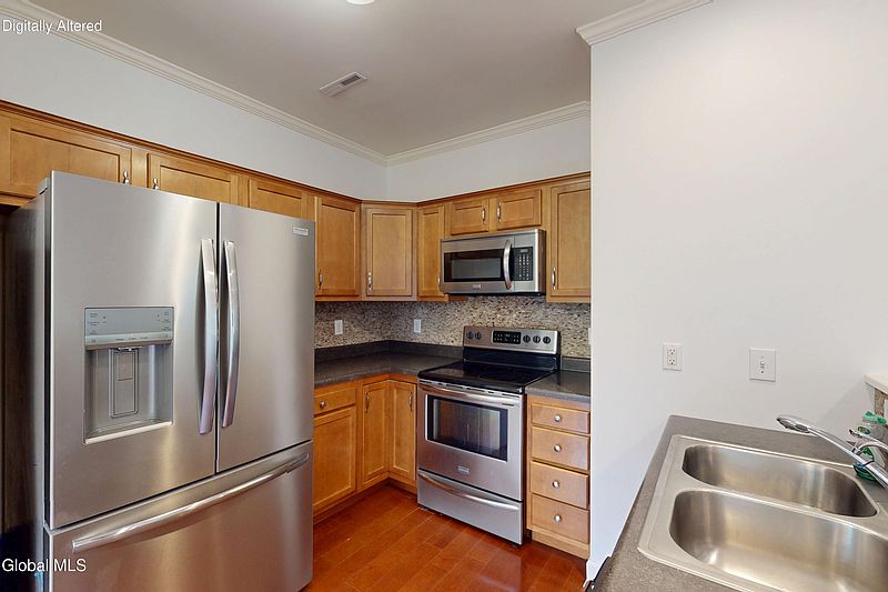 5th image of 14203 Admirals Walk Drive