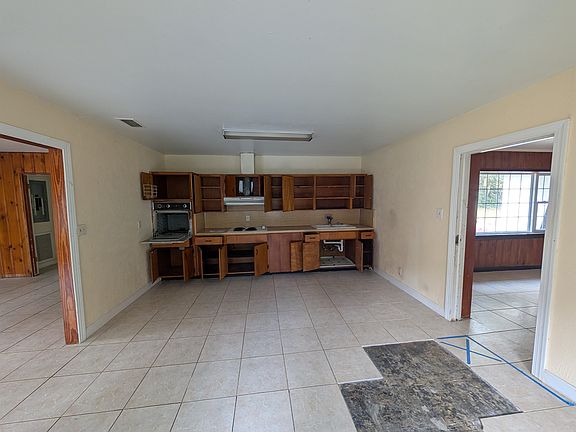 3rd image of 3425 Laura St