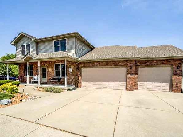 14879 Harbor Dr, Oak Forest, IL 60452