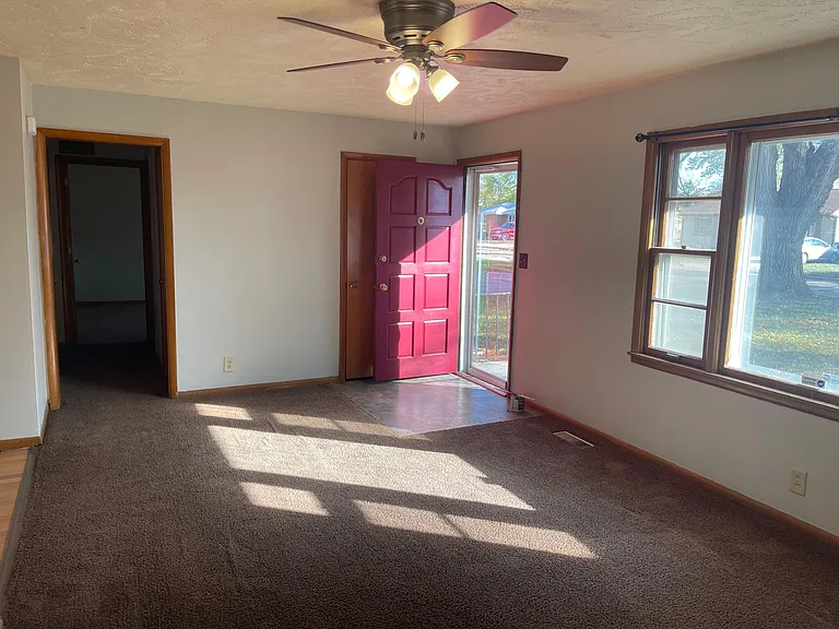 829 E Jewell Ave — Photo 2
