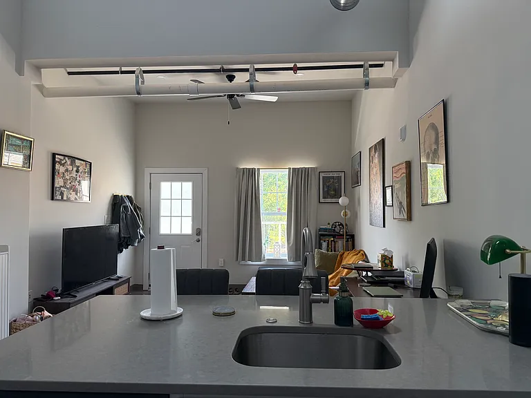 224 Hall St #11 — Photo 2